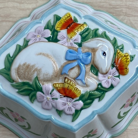 VINTAGE LE CORDON BLEU 1986 THE FRANKLIN MINT PORCELAIN FLORAL LAMB MOLD DECOR - Picture 2 of 7